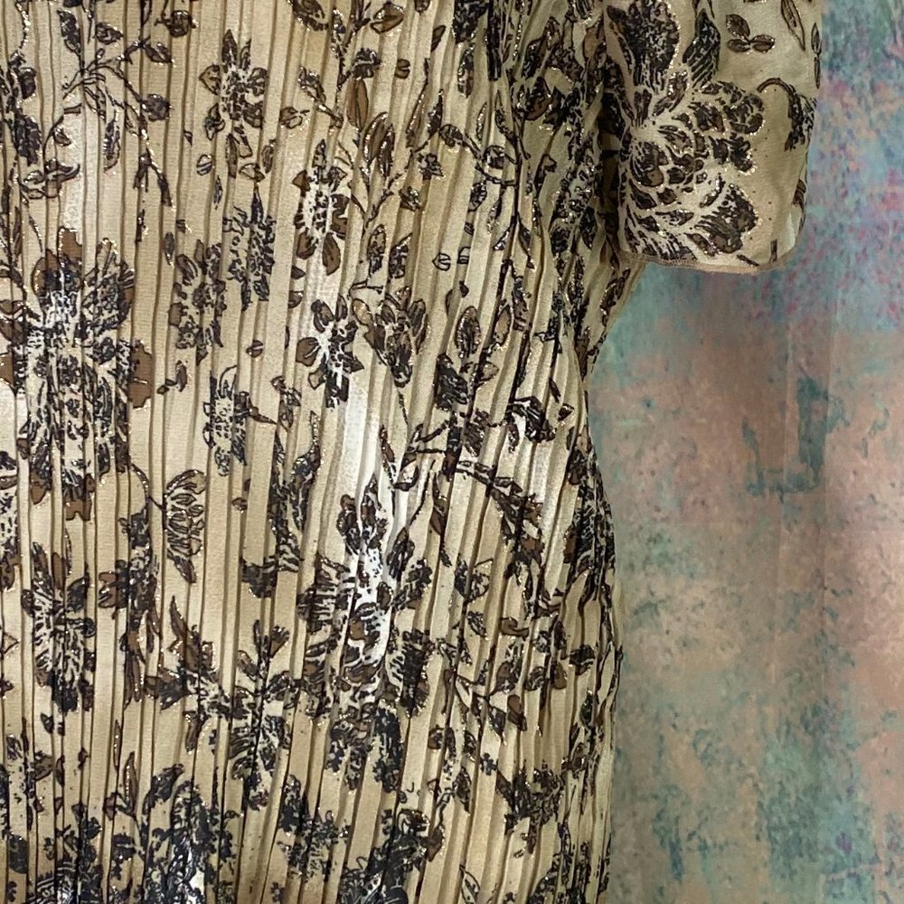 📌 Avenue Sparkling smocked Tunic - Top - Picture 4 of 14